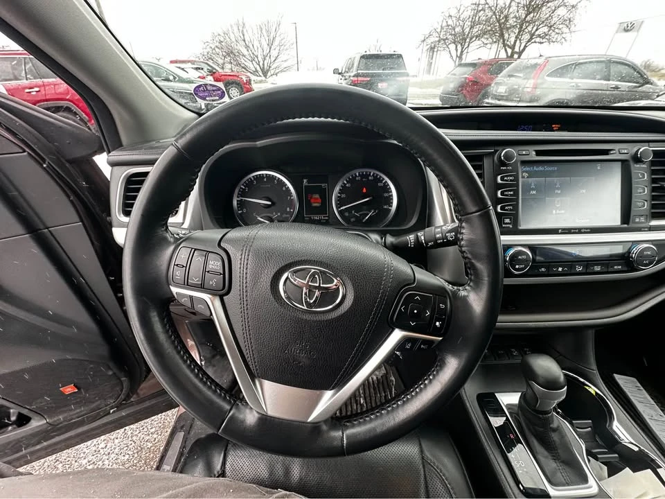 2017 Toyota Highlander - Image 6 of 13