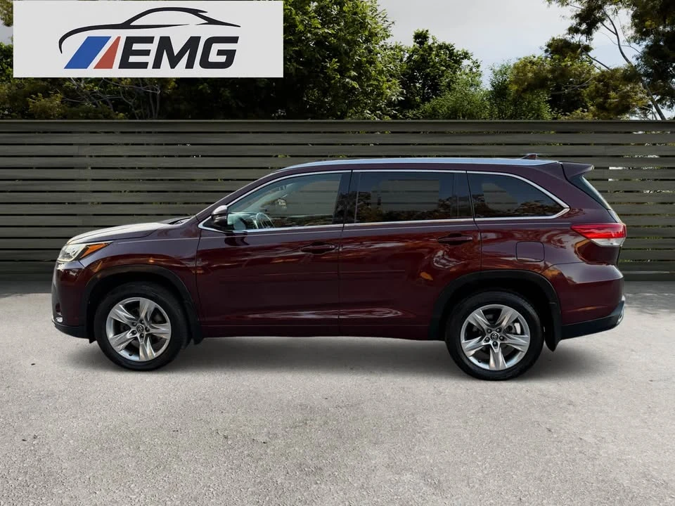 2017 Toyota Highlander - Image 8 of 16