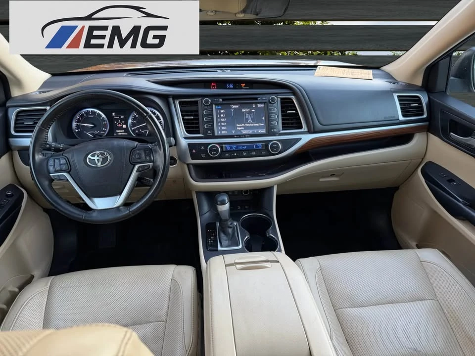 2017 Toyota Highlander - Image 7 of 16