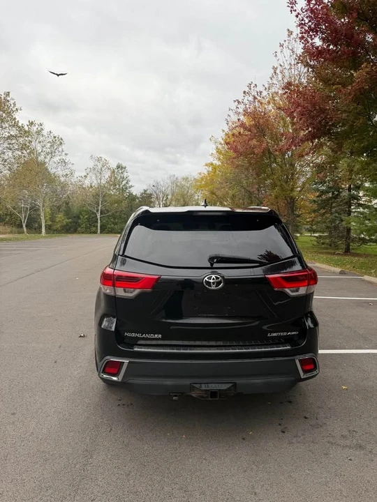 2017 Toyota Highlander - Image 3 of 12