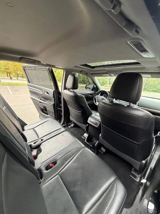 2017 Toyota Highlander - Image 11 of 12