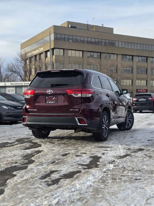 2017 Toyota Highlander - Image 3 of 13