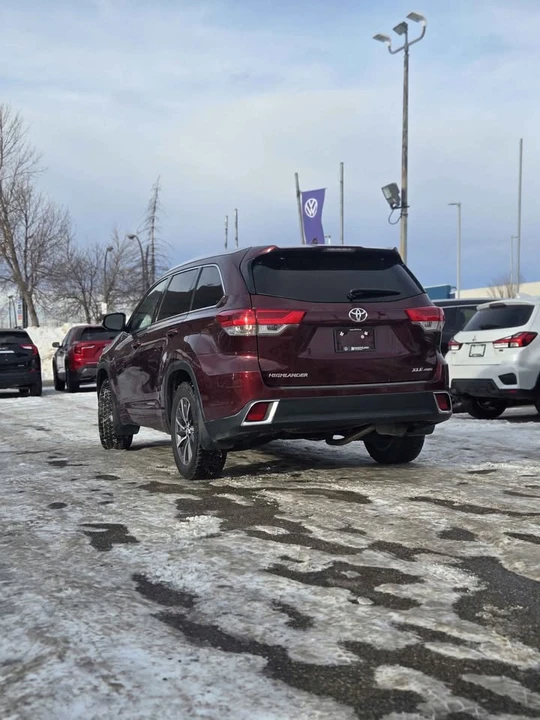 2017 Toyota Highlander - Image 4 of 13