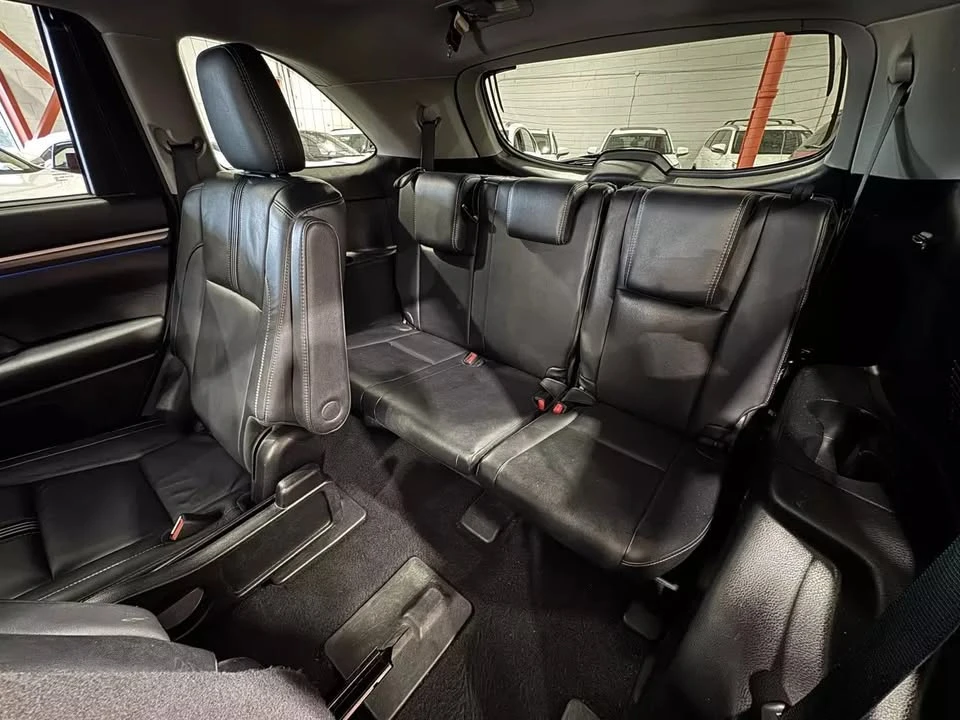 2017 Toyota Highlander - Image 14 of 20