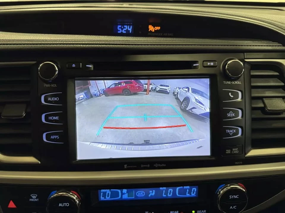 2017 Toyota Highlander - Image 17 of 20