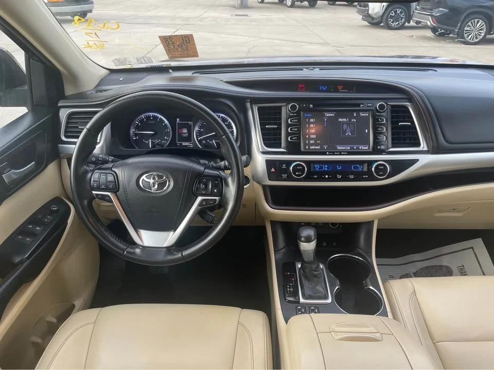 2017 Toyota Highlander - Image 5 of 7