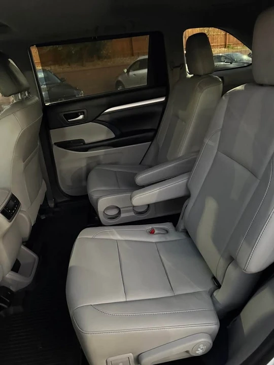 2017 Toyota Highlander - Image 7 of 9