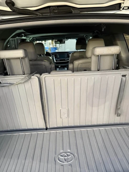 2017 Toyota Highlander - Image 9 of 9