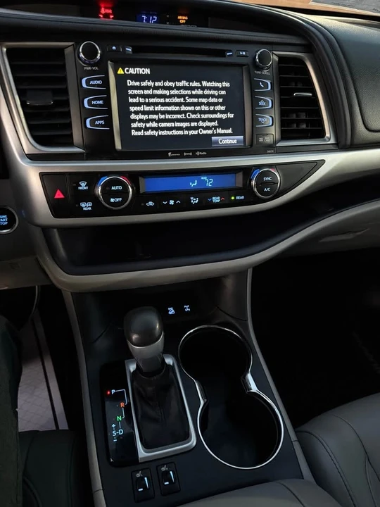 2017 Toyota Highlander - Image 5 of 9