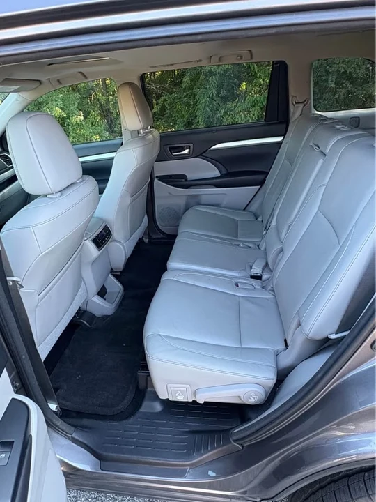 2017 Toyota Highlander - Image 11 of 20
