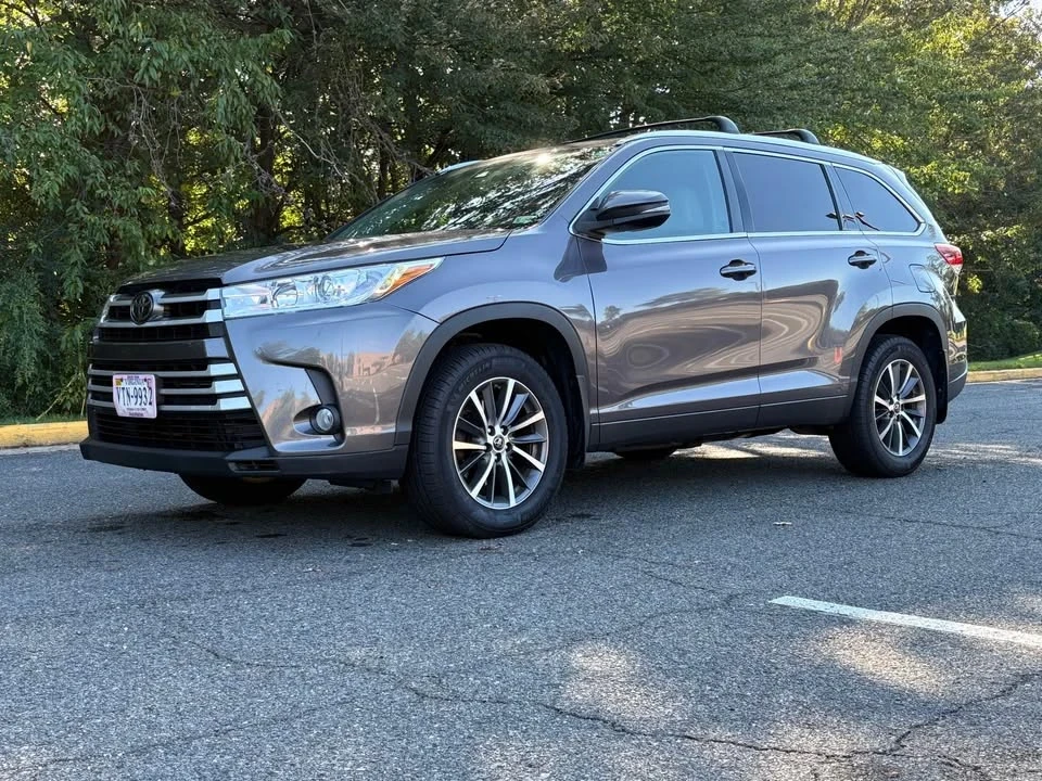 2017 Toyota Highlander - Image 8 of 20