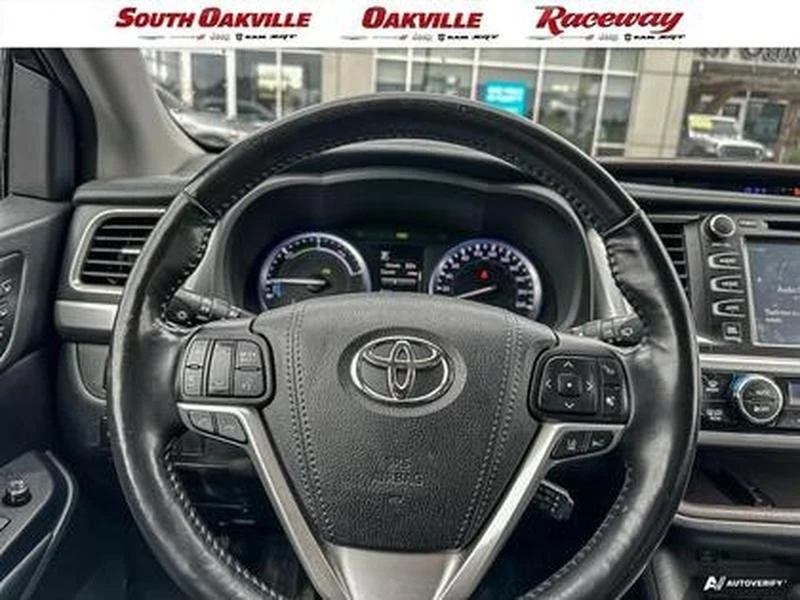 2017 Toyota Highlander - Image 7 of 17