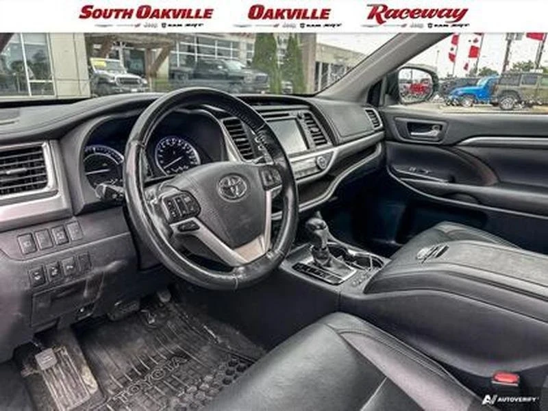 2017 Toyota Highlander - Image 6 of 17