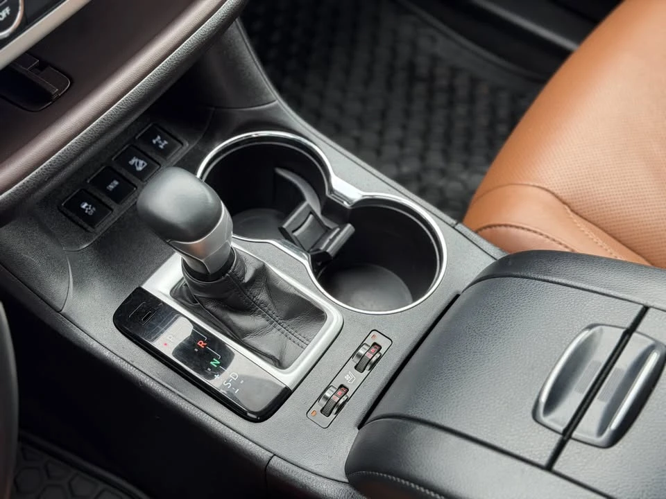 2017 Toyota Highlander - Image 18 of 20