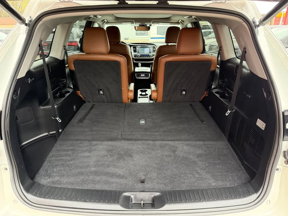 2017 Toyota Highlander - Image 10 of 20