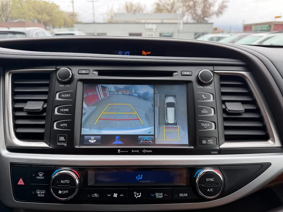 2017 Toyota Highlander - Image 17 of 20