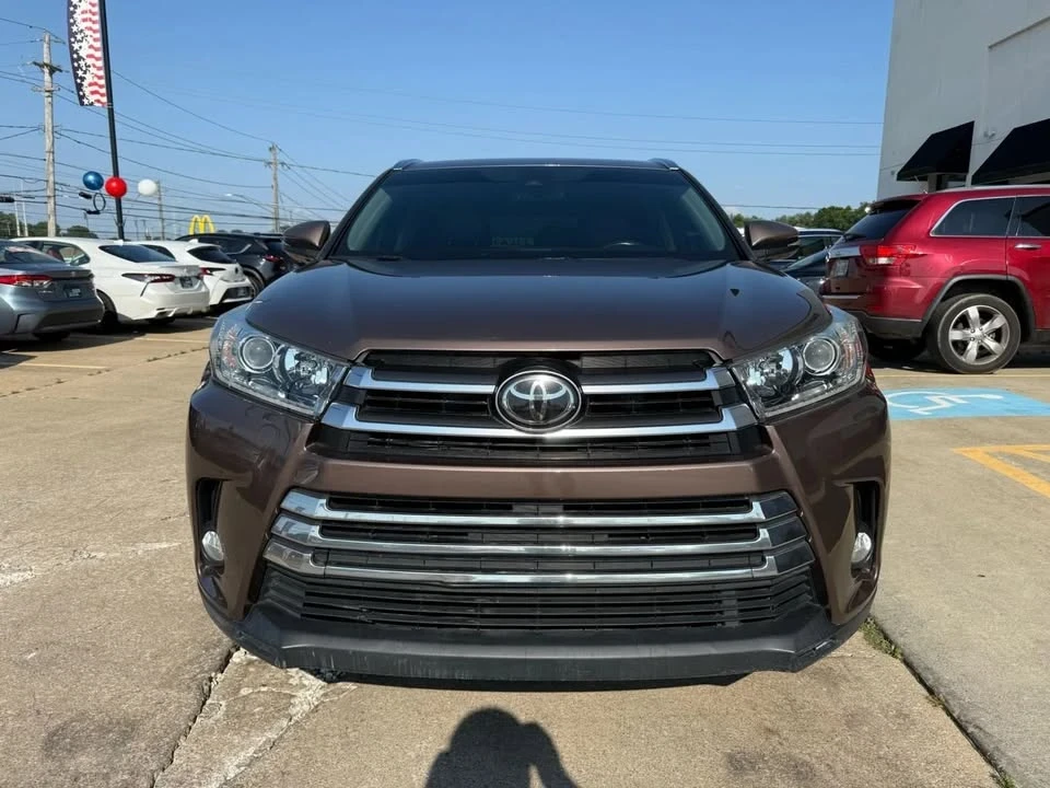 2017 Toyota Highlander - Image 2 of 20