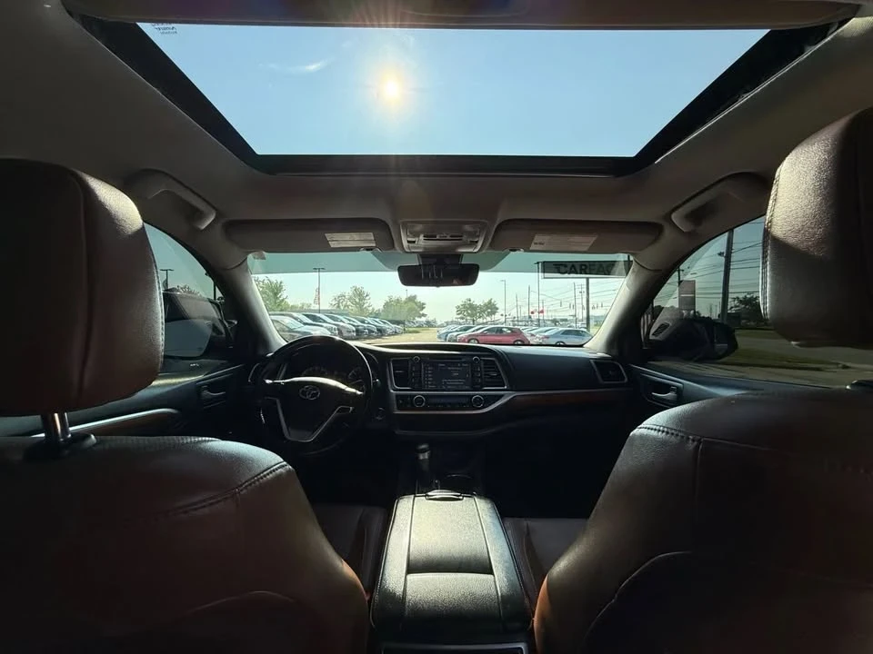2017 Toyota Highlander - Image 13 of 20