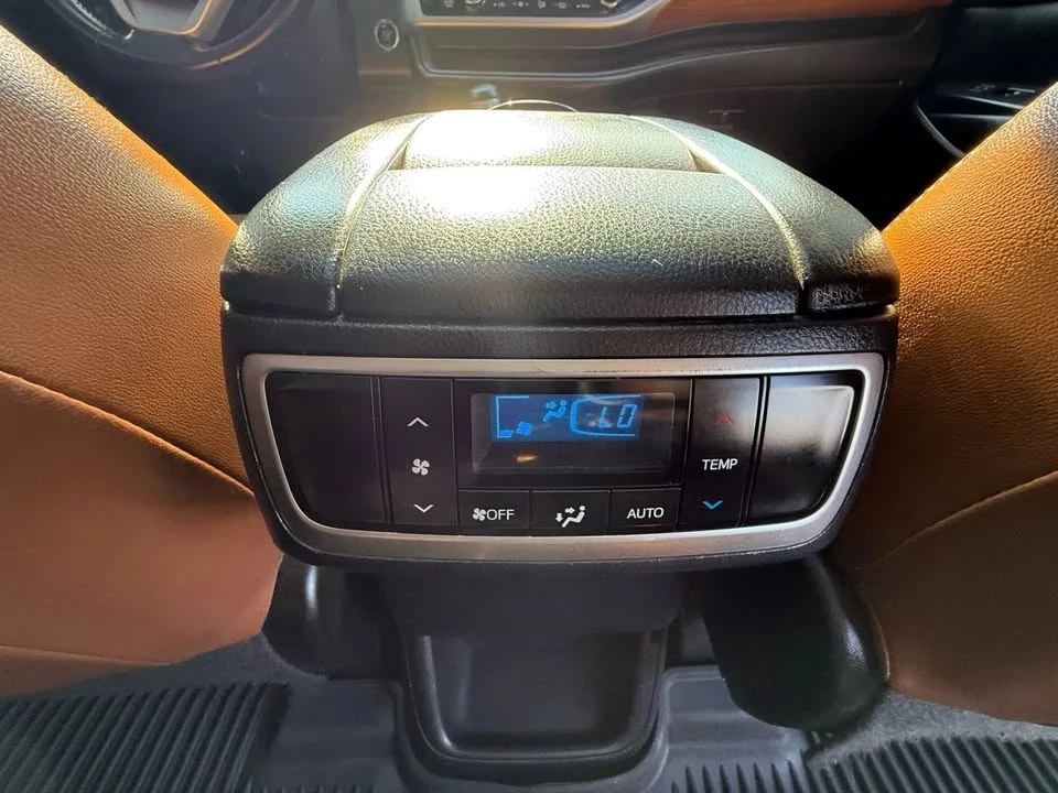 2017 Toyota Highlander - Image 14 of 20