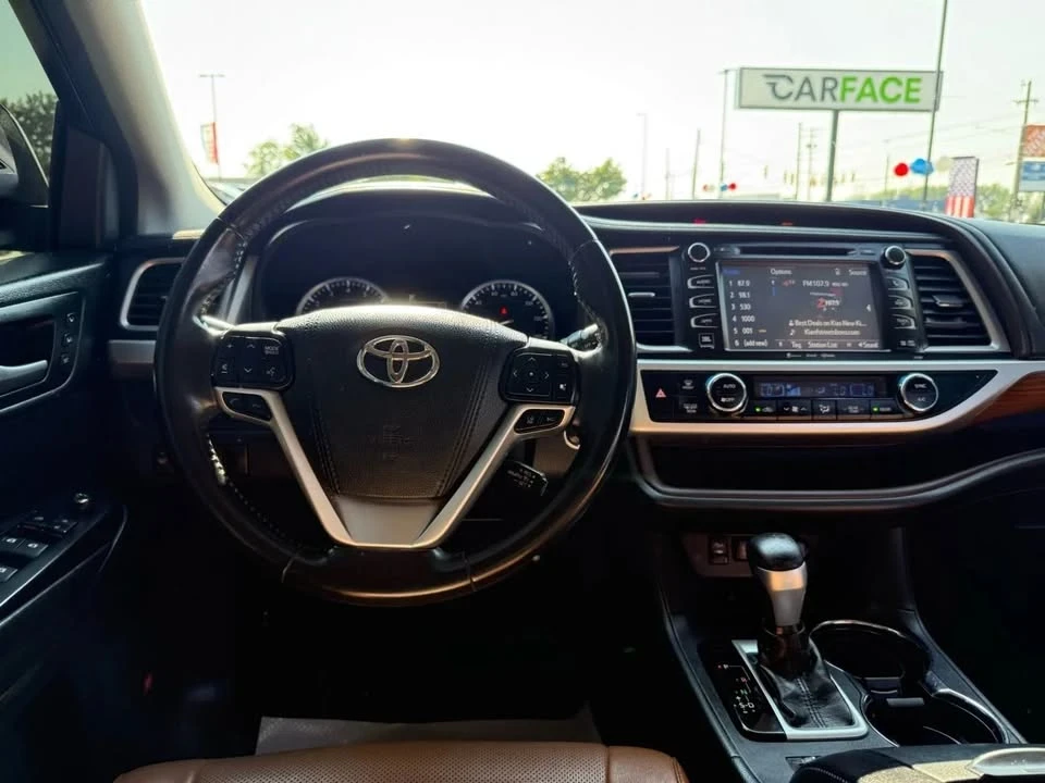 2017 Toyota Highlander - Image 15 of 20