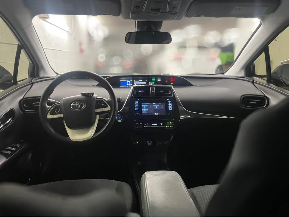 2017 Toyota Prius 4th Gen - Image 2 of 7