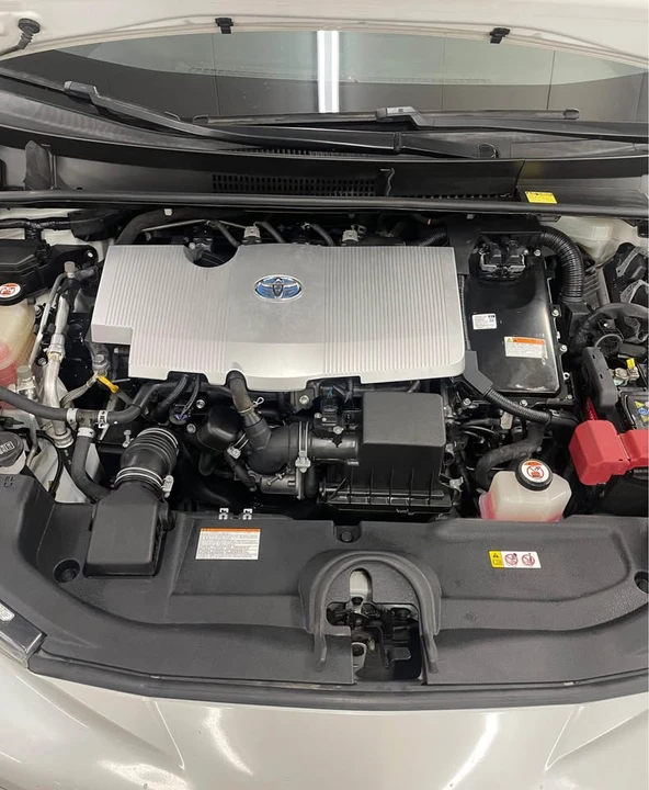 2017 Toyota Prius 4th Gen - Image 7 of 7