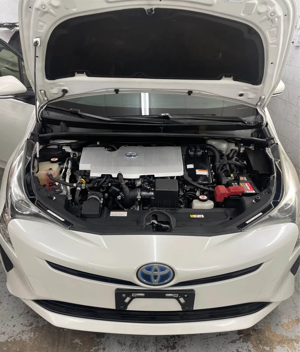 2017 Toyota Prius 4th Gen - Image 6 of 7