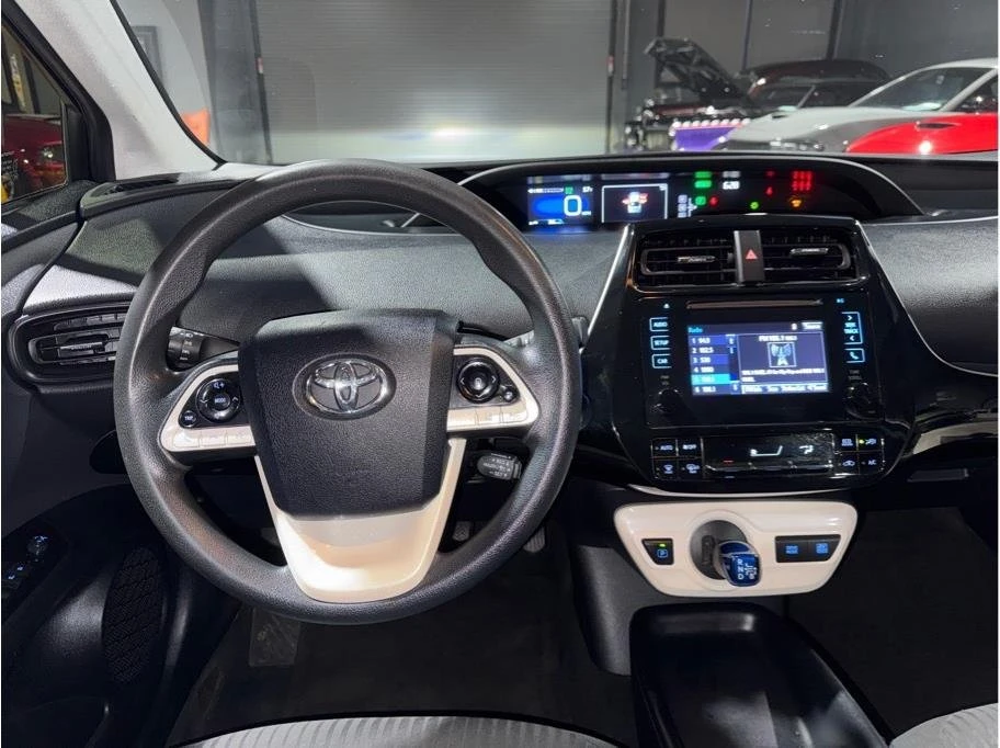 2017 Toyota Prius 4th Gen - Image 5 of 20
