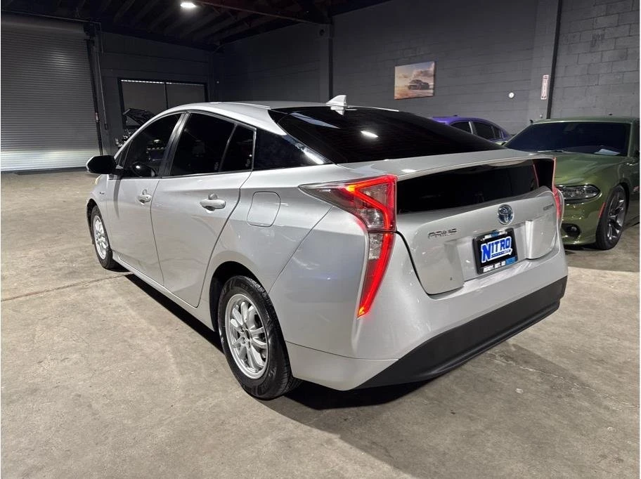2017 Toyota Prius 4th Gen - Image 4 of 20