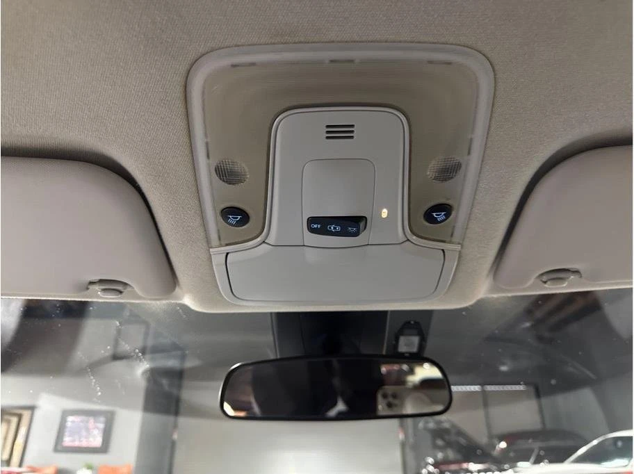 2017 Toyota Prius 4th Gen - Image 19 of 20