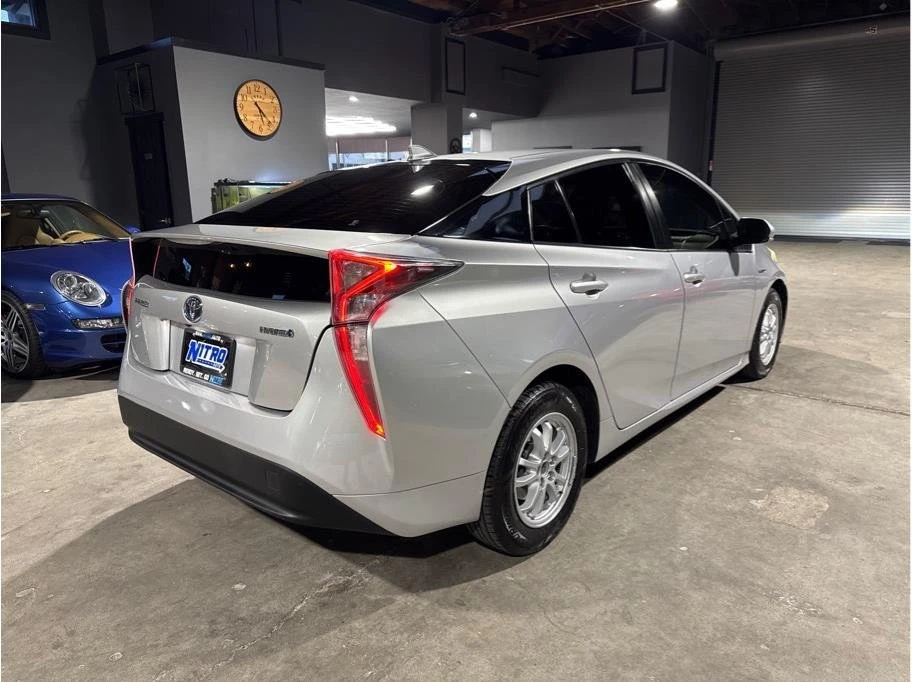 2017 Toyota Prius 4th Gen - Image 3 of 20
