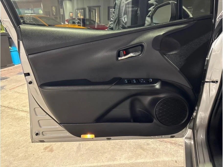 2017 Toyota Prius 4th Gen - Image 9 of 20