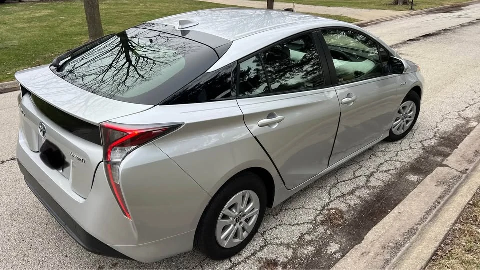 2017 Toyota Prius 4th Gen - Image 7 of 8