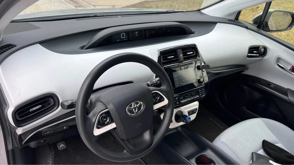 2017 Toyota Prius 4th Gen - Image 8 of 8