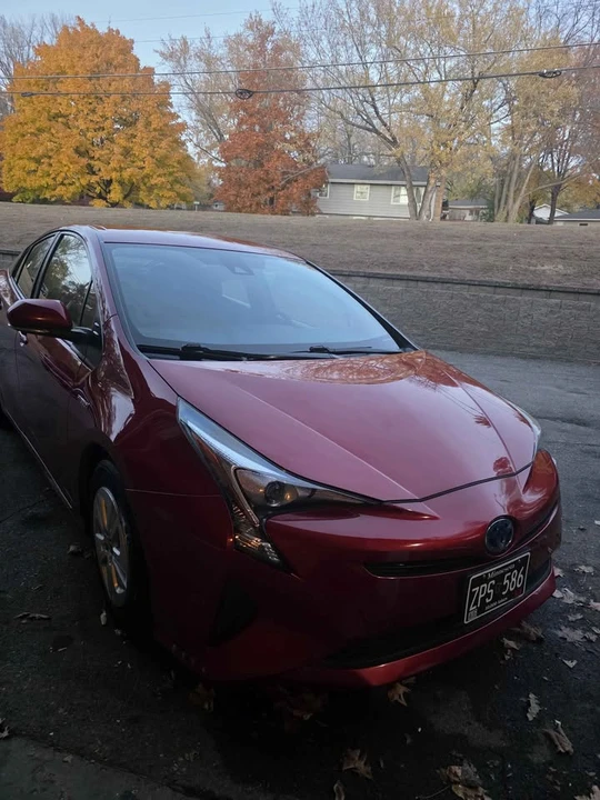 2017 Toyota Prius 4th Gen - Image 3 of 12