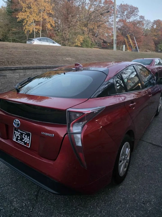 2017 Toyota Prius 4th Gen - Image 11 of 12