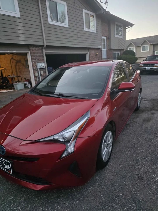 2017 Toyota Prius 4th Gen - Image 5 of 12
