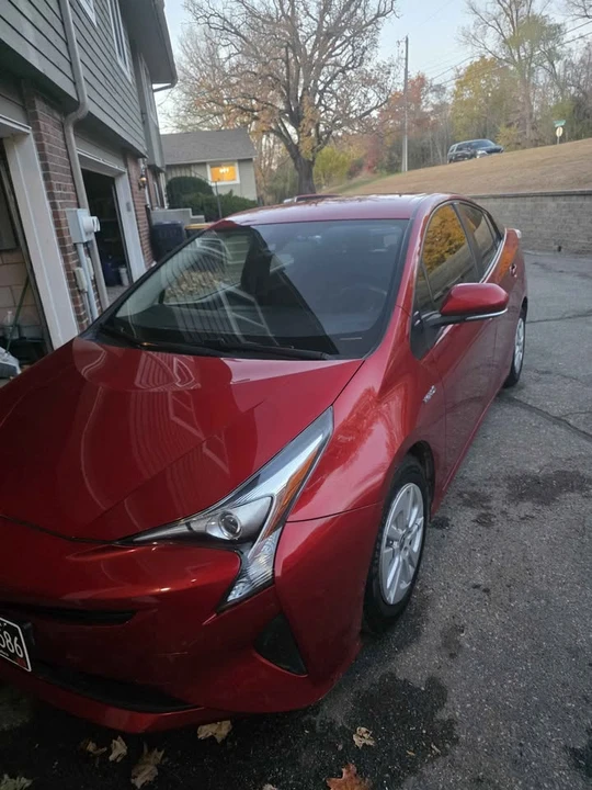 2017 Toyota Prius 4th Gen - Image 2 of 12