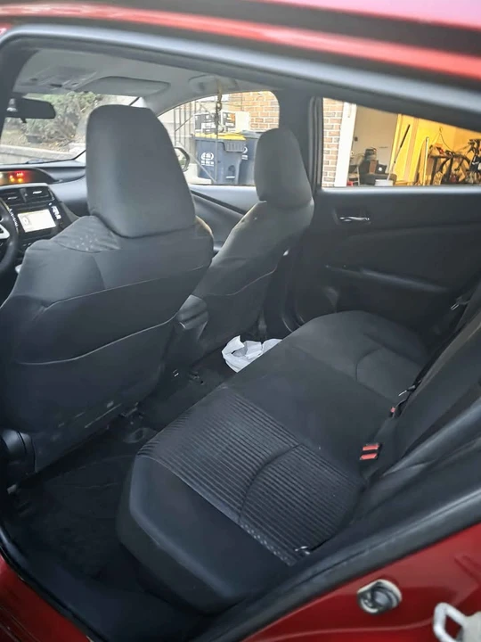 2017 Toyota Prius 4th Gen - Image 6 of 12