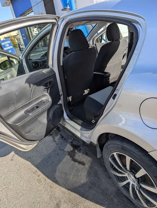 2017 Toyota Prius 4th Gen - Image 4 of 11