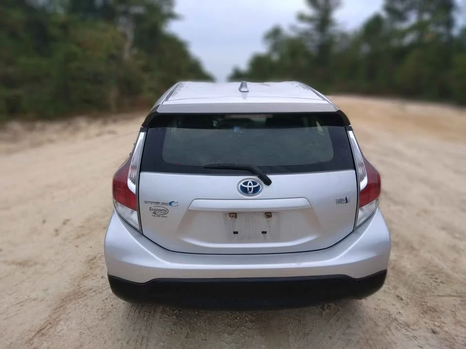 2017 Toyota Prius - Image 6 of 18