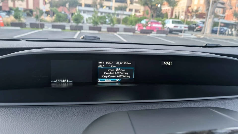 2017 Toyota Prius 4th Gen - Image 4 of 14