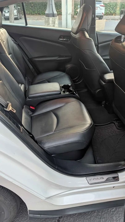 2017 Toyota Prius 4th Gen - Image 7 of 14