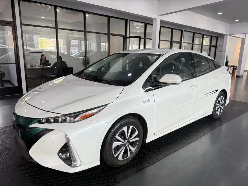 2017 Toyota Prius 4th Gen - Image 2 of 15