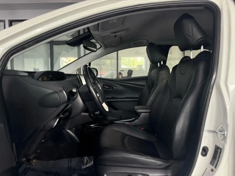 2017 Toyota Prius 4th Gen - Image 9 of 15
