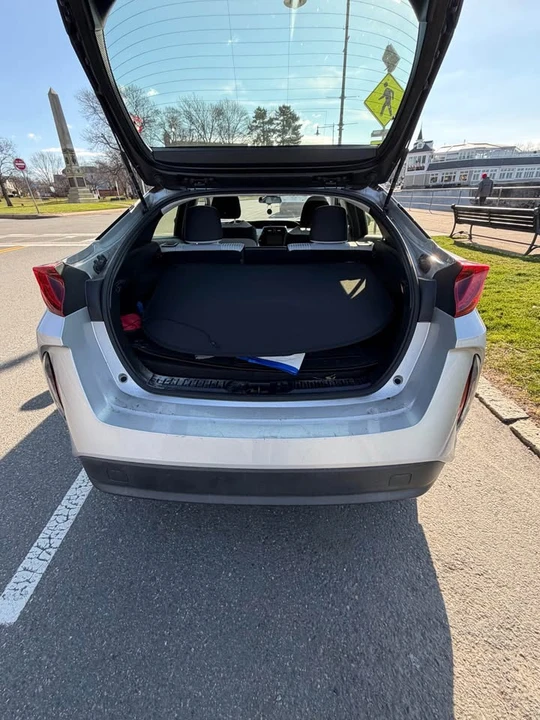 2017 Toyota Prius 4th Gen - Image 8 of 10