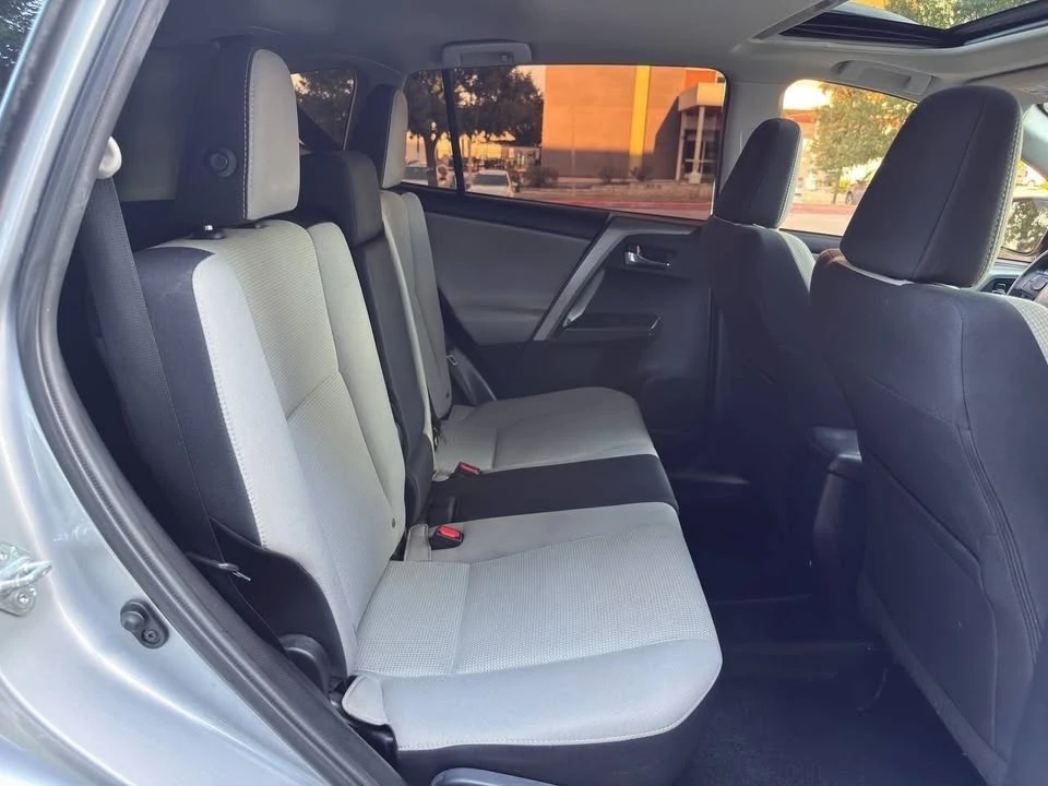 2017 Toyota RAV4 4th Gen - Image 18 of 19