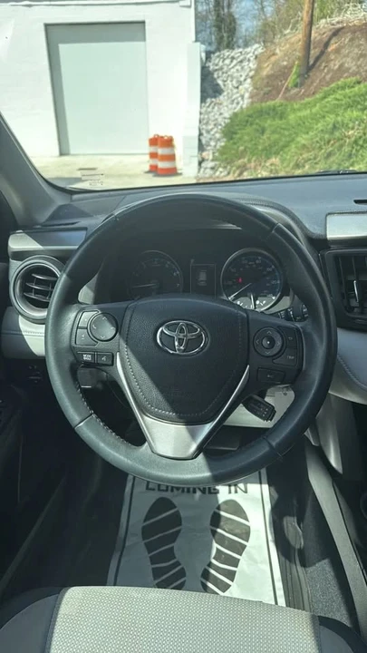 2017 Toyota RAV4 4th Gen - Image 17 of 20