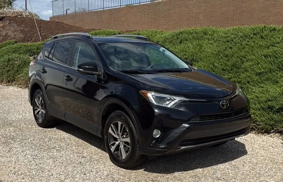 2017 Toyota RAV4 4th Gen - Image 3 of 20