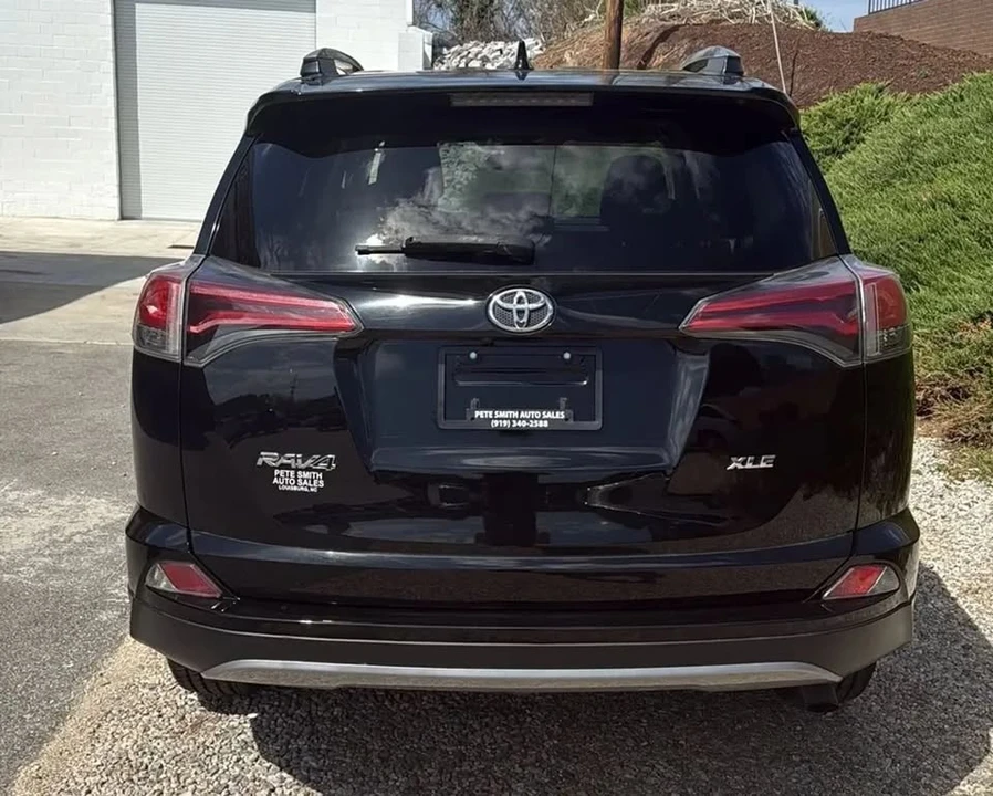 2017 Toyota RAV4 4th Gen - Image 8 of 20